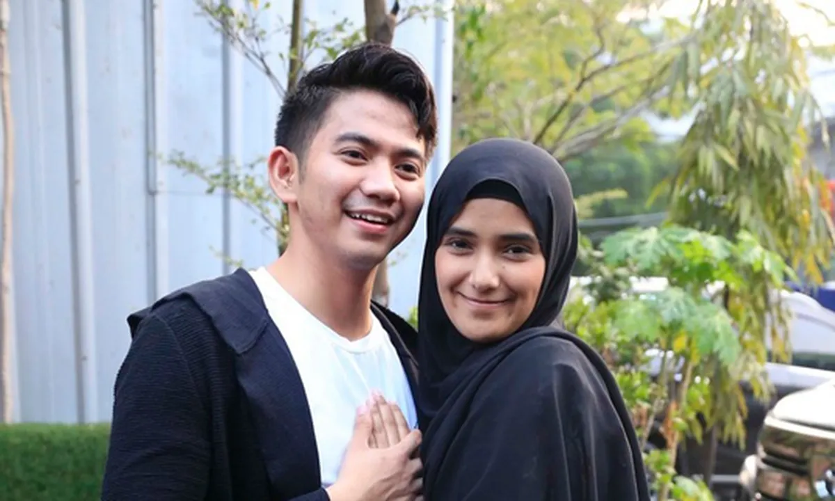 Rizki DA Cium Sahabat Perempuan di Depan Nadya Mustika?