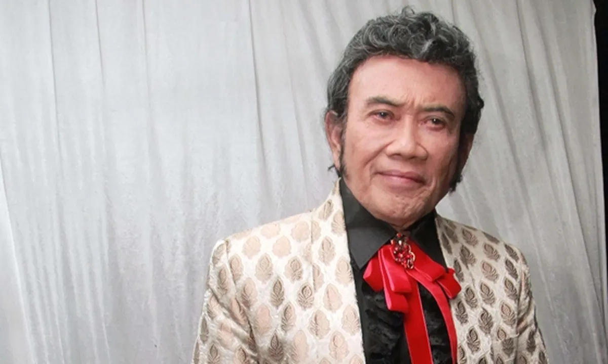 Romantisnya Momen Rhoma Irama Suapi Ricca Rachim Saat Dinner Keluarga