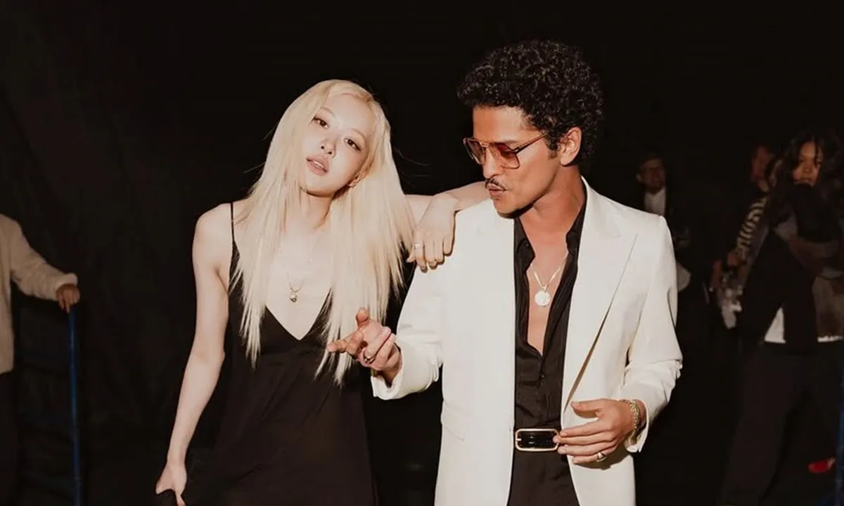 Rose BLACKPINK Cetak Sejarah, ‘APT’ Bareng Bruno Mars Duduki Posisi 1 IFPI 2025