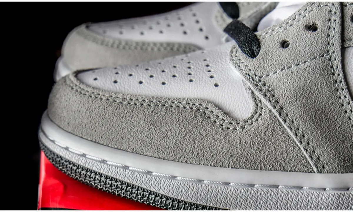 Say No to Creasing! Begini Cara Menghilangkan Kerutan Pada Sneakers Andalan