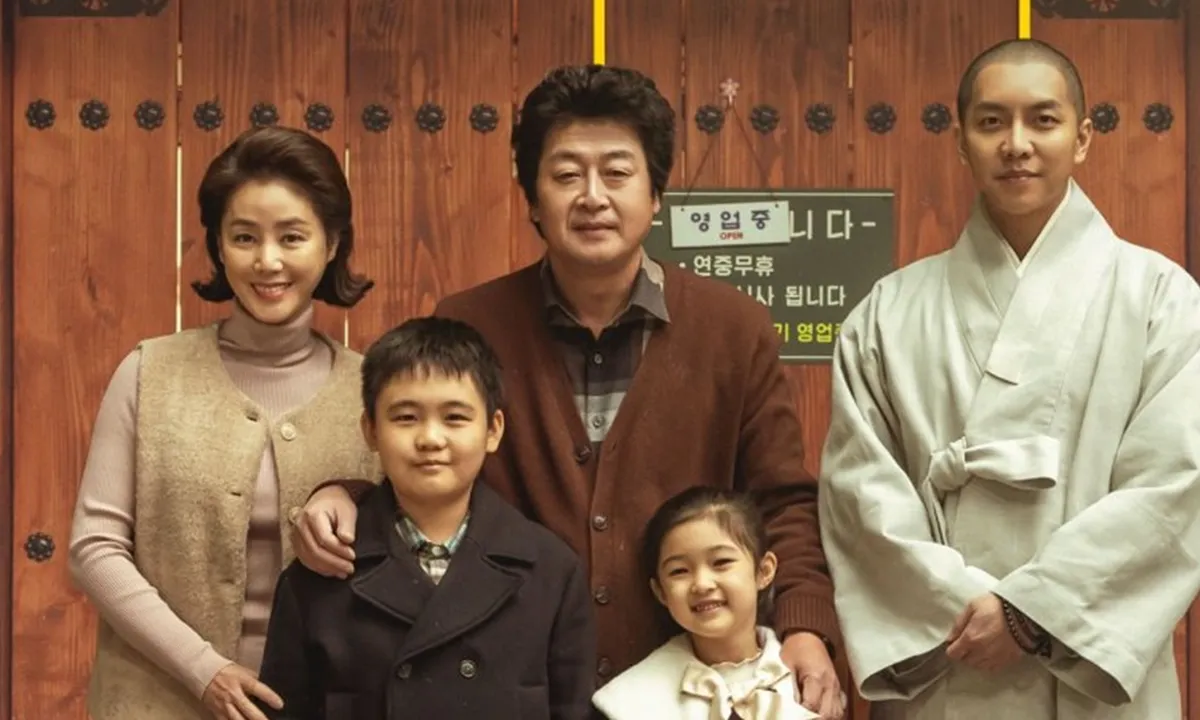 Segera Tayang di Bioskop Indonesia, Ini Sinopsis Film Korea ABOUT FAMILY: yang Dibintangi Lee Seung Gi