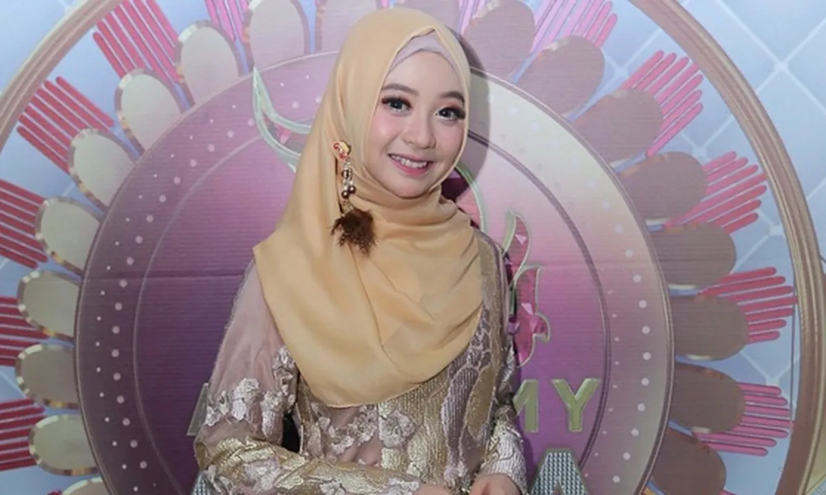 Selamat! Ega Noviantika Dapat Penghargaan Silver Play Button dari Youtube