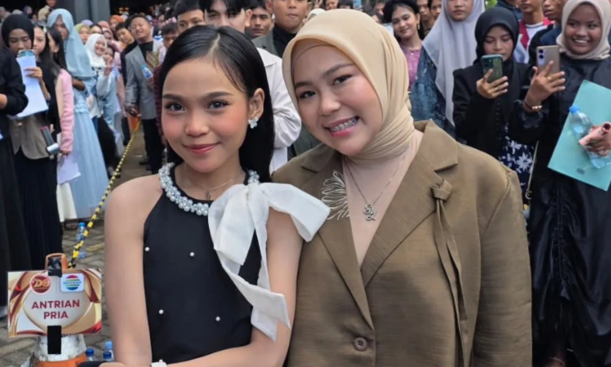 Selfi Yamma dan Andi DA7 Hadir Beri Semangat Peserta Audisi D'ACADEMY 8 Makassar