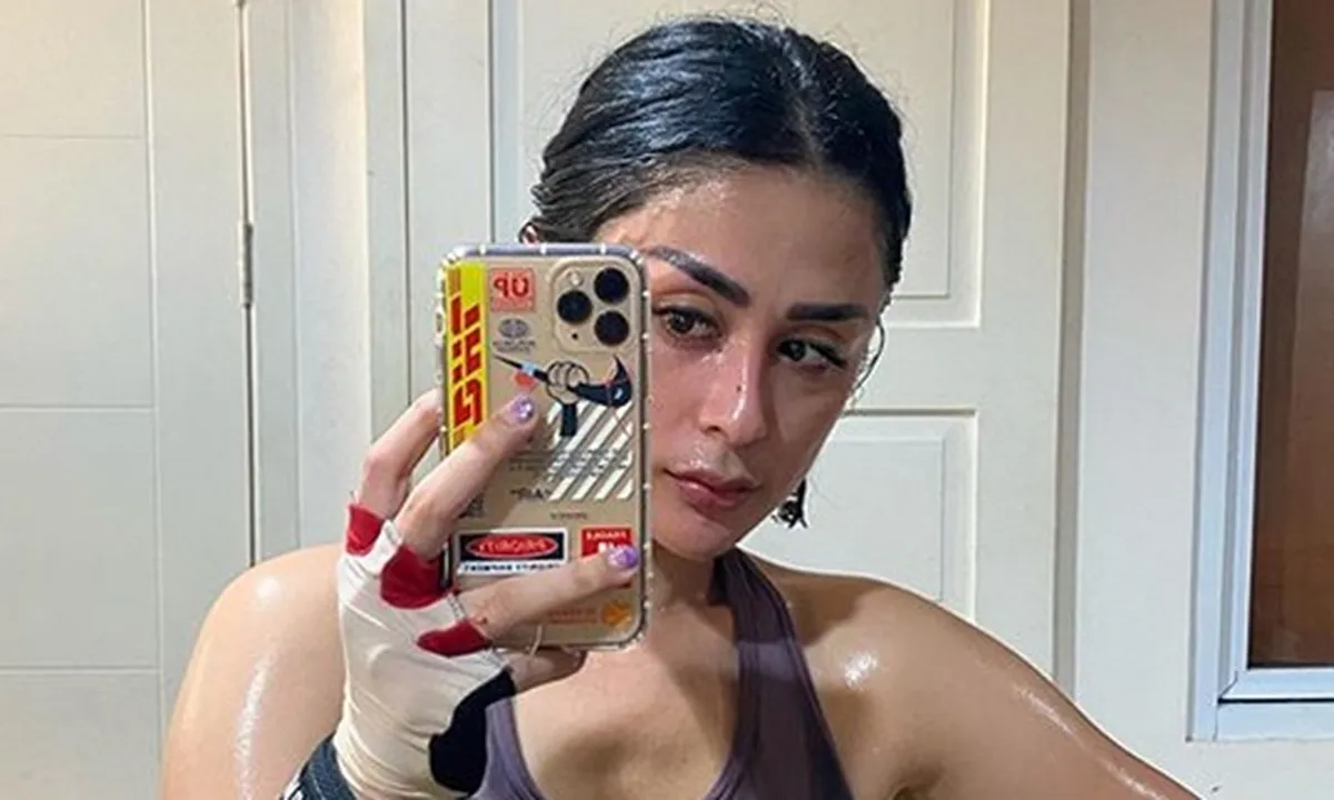 Selvi Kitty Pamer Badan Langsing Hasil 7 Bulan Workout di Rumah