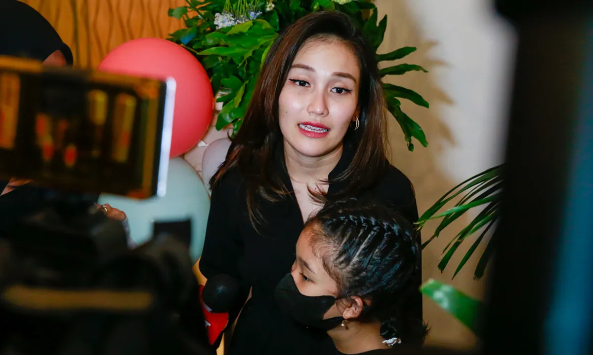 Sempat Kaget Dengar Indra Bekti Sakit, Ayu Ting Ting Turut Berdoa Agar Cepat Sembuh