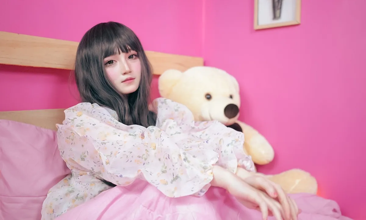 Seriusi Dunia Musik, Billa Barbie Rilis Single Perdana Berjudul 'Cinta Virtual'