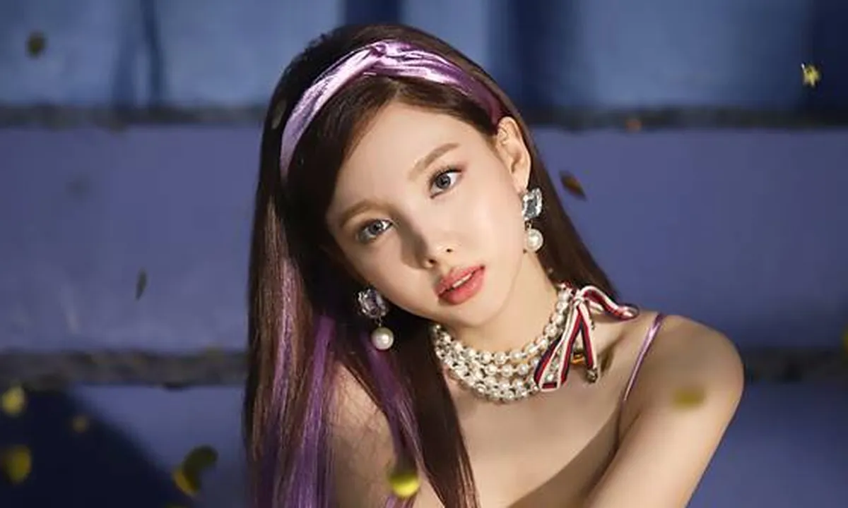 Serunya Nayeon Liburan ke Hawaii di 'NAYEON TV', Cocok Jadi Vlogger!
