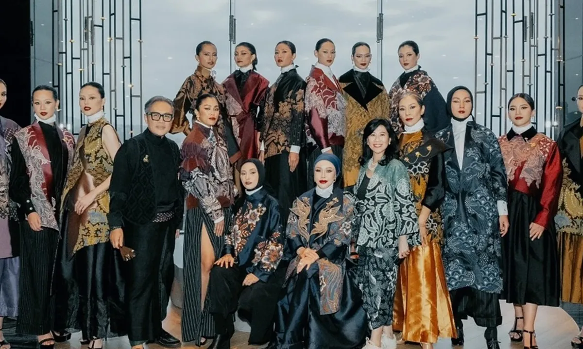 Setelah Iwan Tirta Tiada, Siapa yang Menjaga Api Warisan Batik Tetap Menyala?
