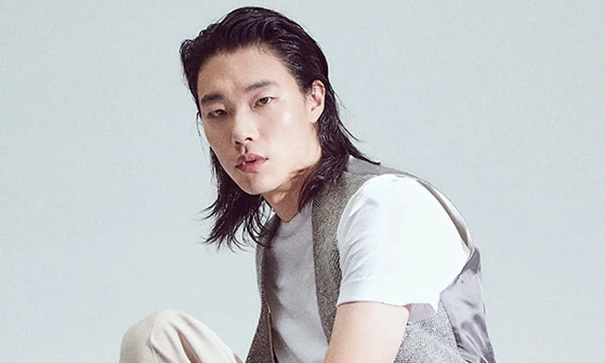 Siap Comeback Film Terbaru, Ryu Jun Yeol Berambut Gondrong dan Bikin Pangling!