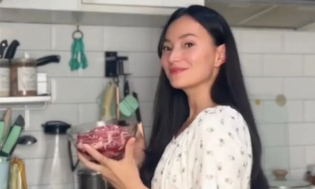 Simpel Tapi Cozy, Intip Desain Dapur Asmirandah yang Sederhana dan Elegan