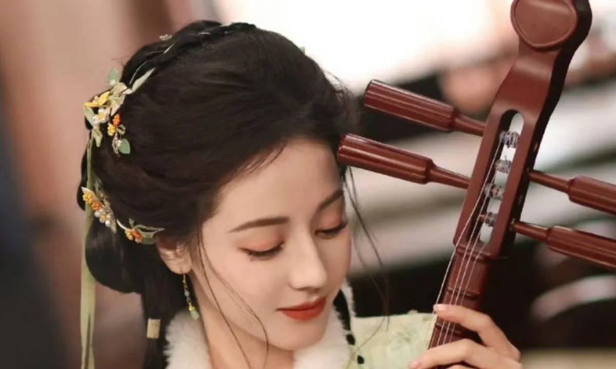 Sinopsis Drama China Terbaru LOVE BEYOND THE GRAVE, Dibintangi Dilraba Dilmurat