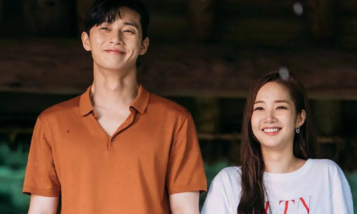 Sinopsis WHAT'S WRONG WITH SECRETARY KIM Episode 10, Dapat Restu Keluarga