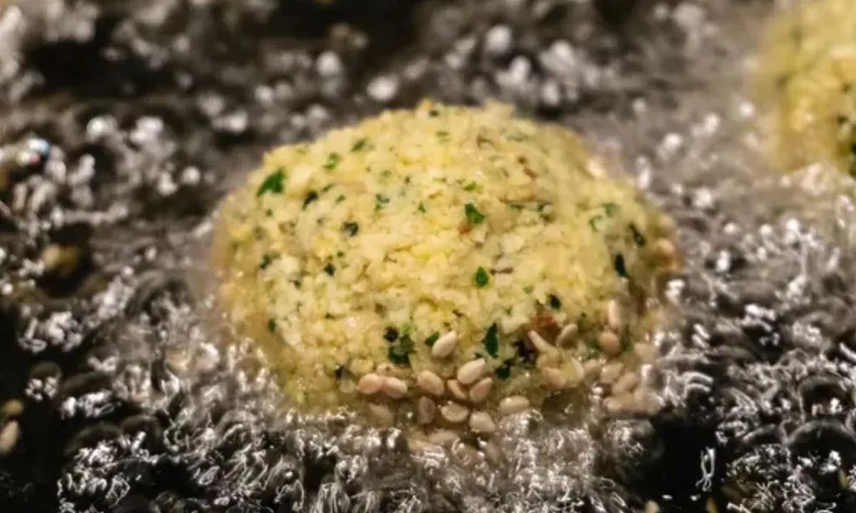 Solusi Ampuh Agar Minyak Goreng Tidak Berubah Warna