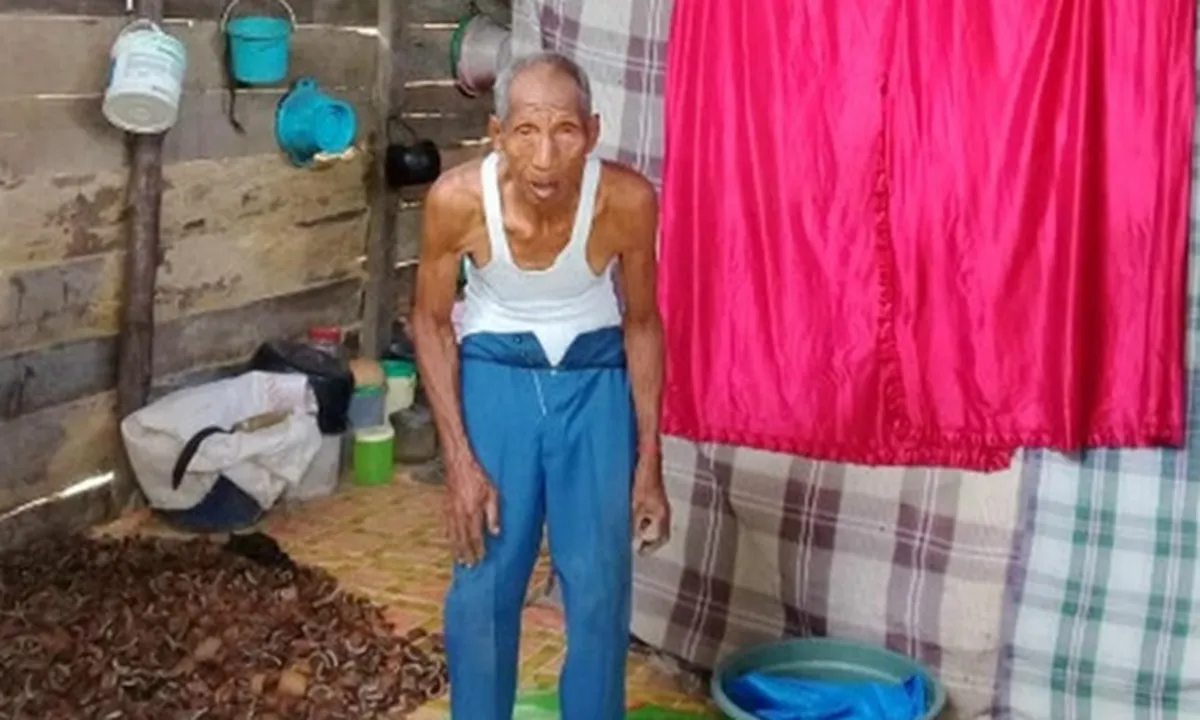 Suami Istri Lansia Tahan Lapar dengan Ikat Pinggang, Rumahnya Mirip Kandang