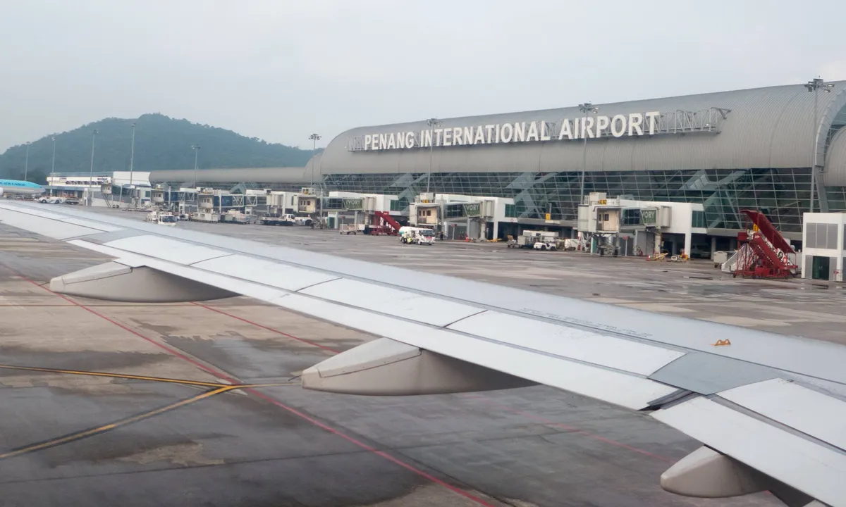 Tak Ada Biaya Pulang, Pria Indonesia Ini Nekat Sembunyi di Roda Pesawat