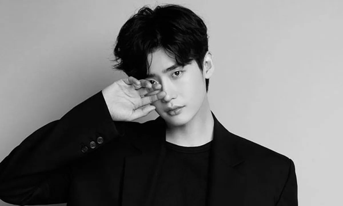 Teaser 'DEATH SONG', Lee Jong Suk Jadi Aristokrat yang Melankolis