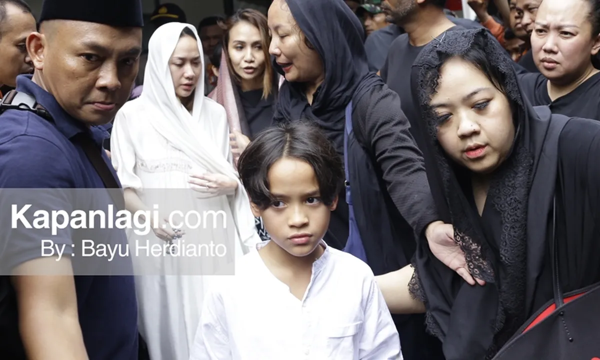 Tegar Hadapi Kepergian Sang Ayah, Noah Putra Ashraf Sinclair dan BCL: Yang Sabar Mama