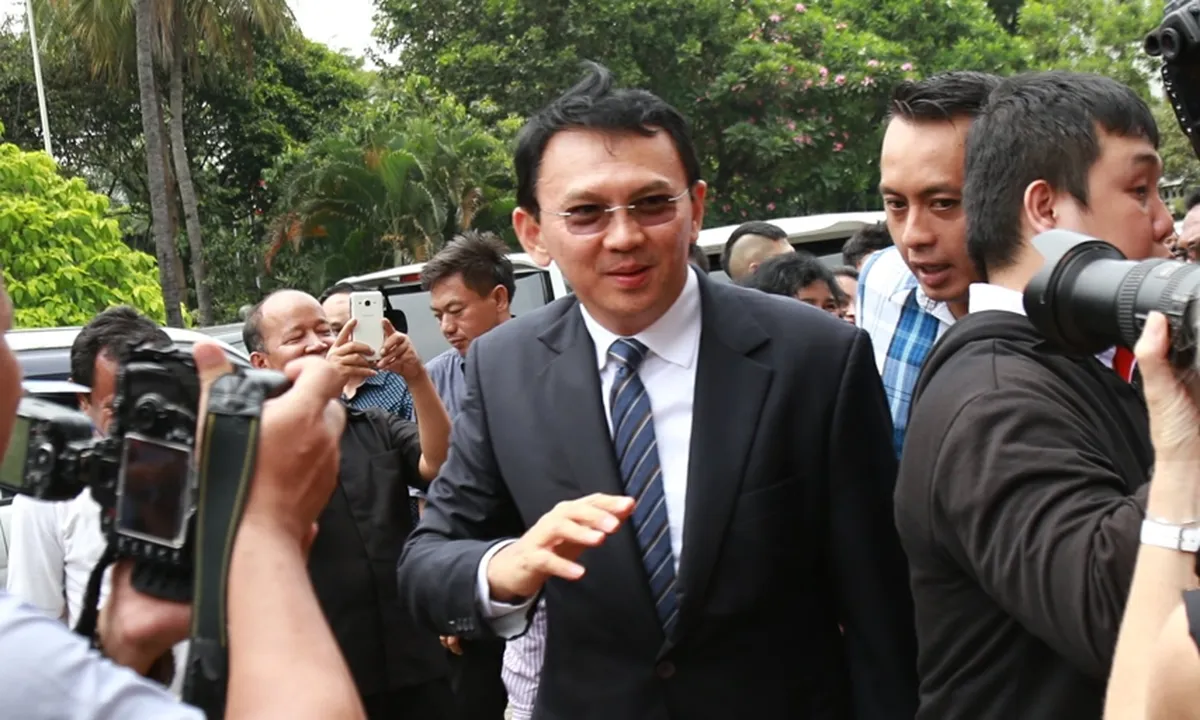 Teka-Teki Cincin Akik Ahok yang Menyala, Pesulap ini Bongkar Rahasianya