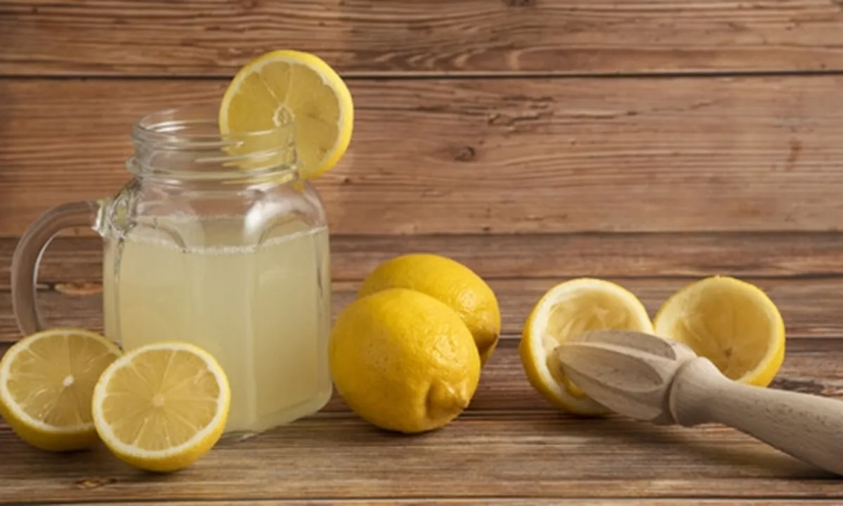 8 Manfaat Air Lemon Hangat Jika Diminum Tiap Hari, Ampuh Turunkan Berat Badan