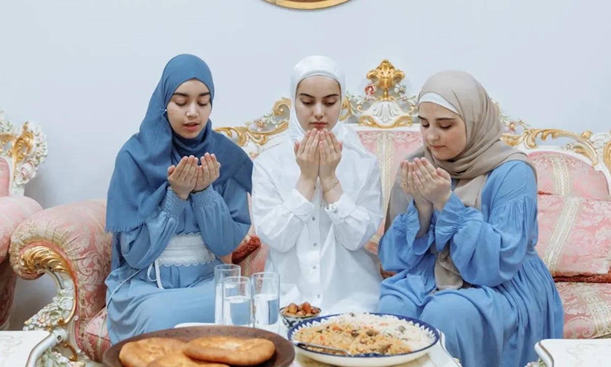 Tetap Kompak dan Nyaman: Tips Memilih Model Baju Seragam Keluarga untuk Lebaran