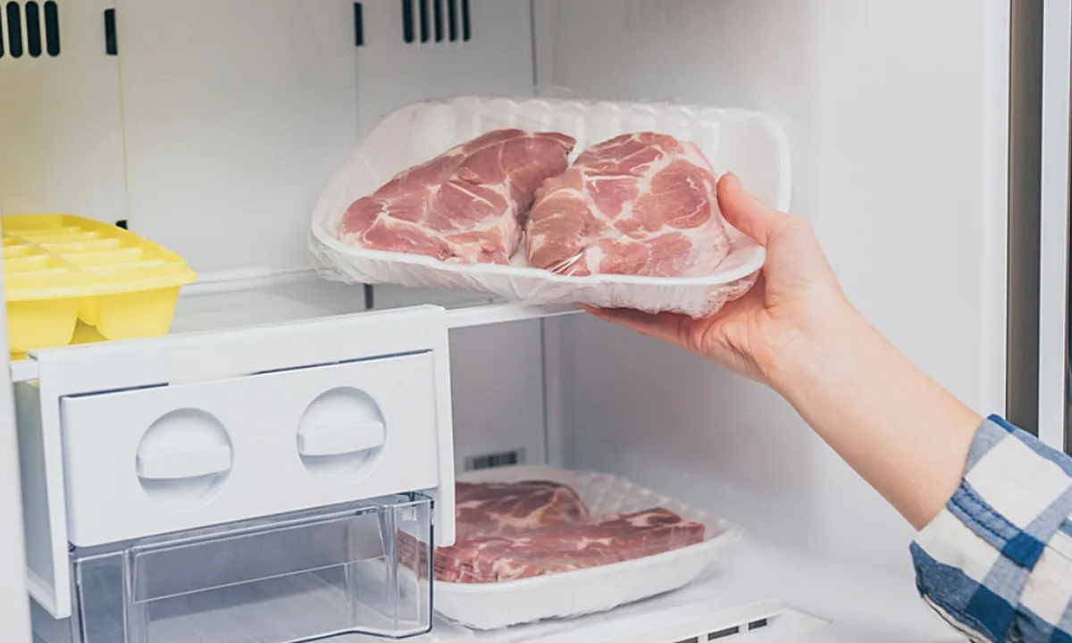 Tips Agar Daging Tidak Cepat Rusak dan Bebas Bau di Kulkas