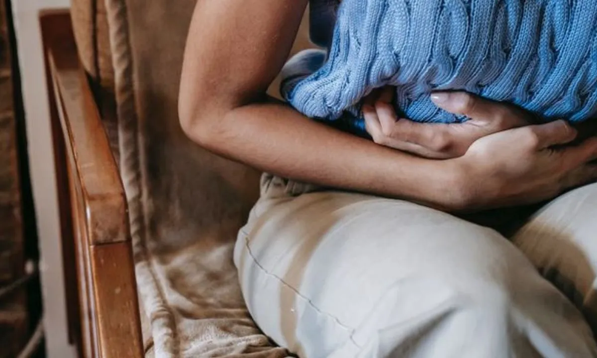 Tips Mengatasi Menstruasi Pertama Anak dengan Cinta dan Keterbukaan