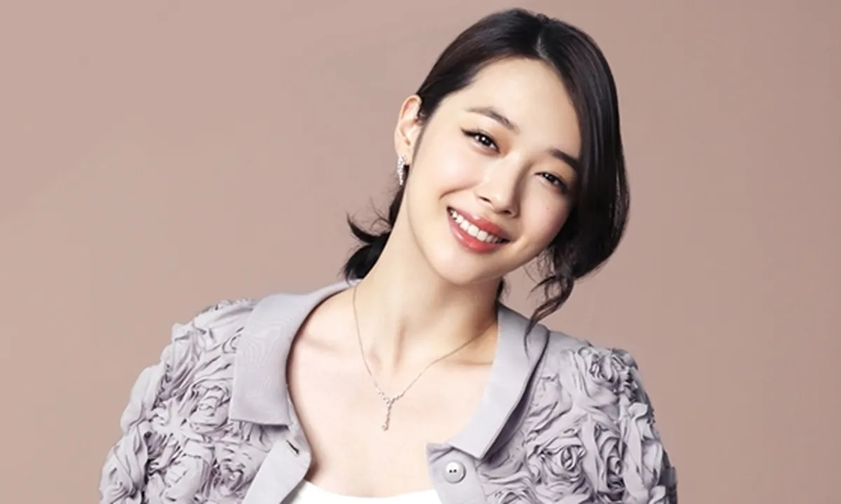 Ucapan Keluarga SMTOWN Buat Sulli Setelah Pemakaman