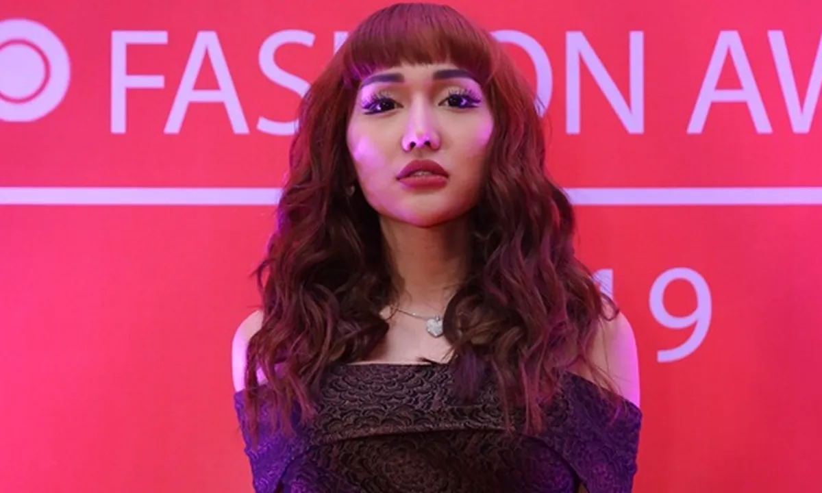 Teriak-Teriak Dapat Jam Tangan Mewah dari Suami, Lucinta Luna: Rejeki Wanita Sholehah