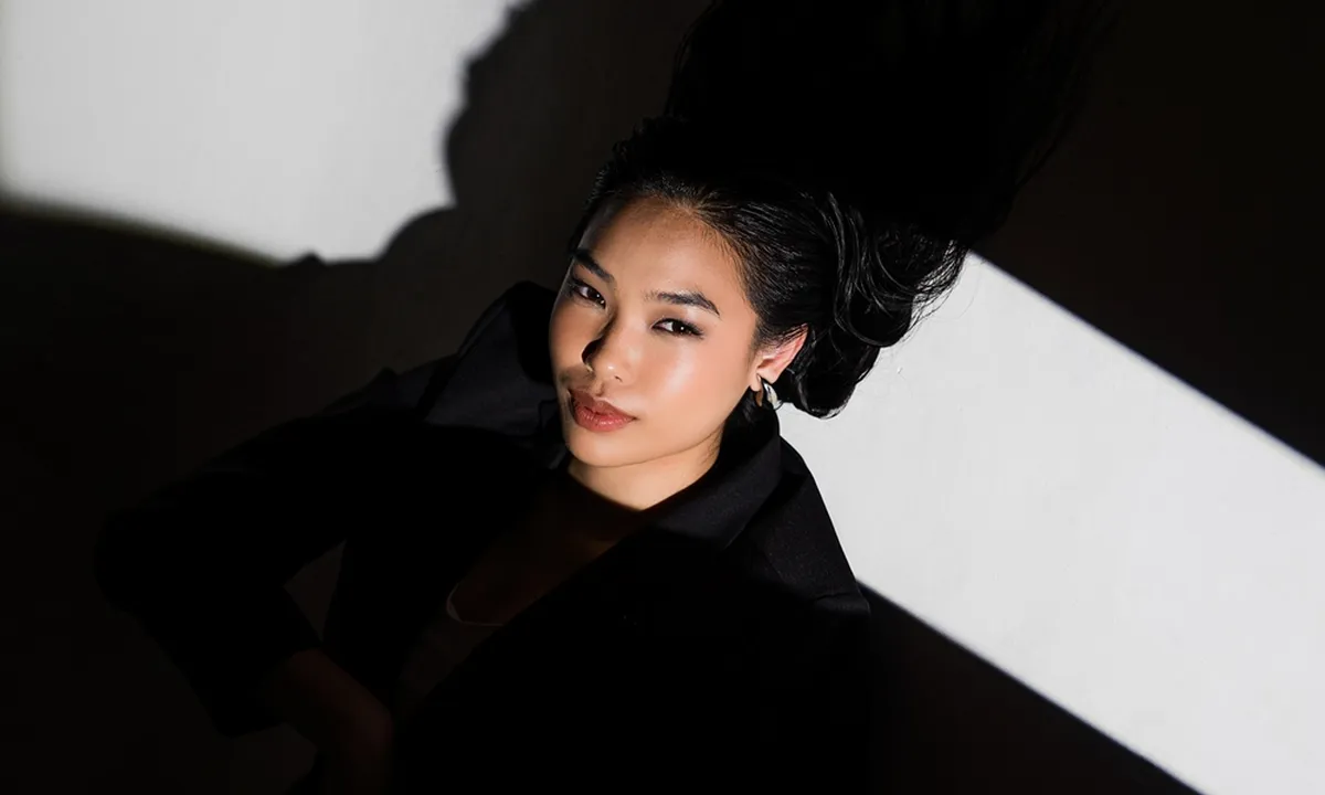 Usai Debut, Kalya Islamadina Kembali Rilis Single '23 (Too Deep, Too Much)'