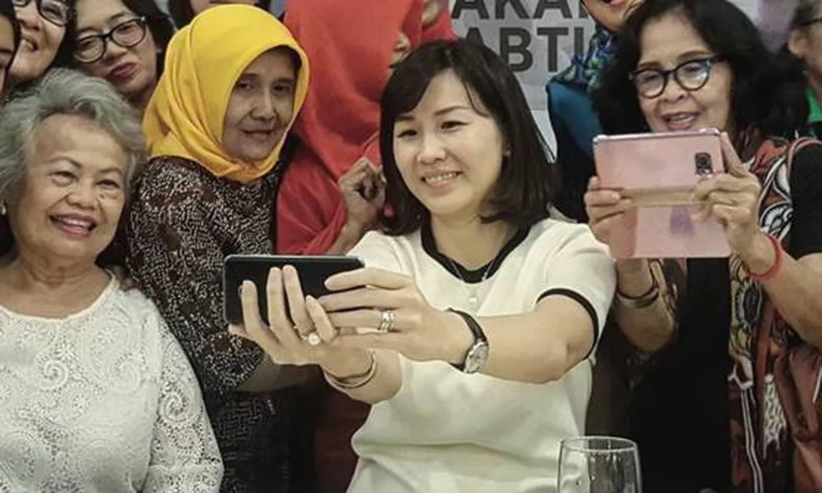 Veronica Tan Kembali Muncul ke Publik, Parasnya Makin Segar dan Awet Muda