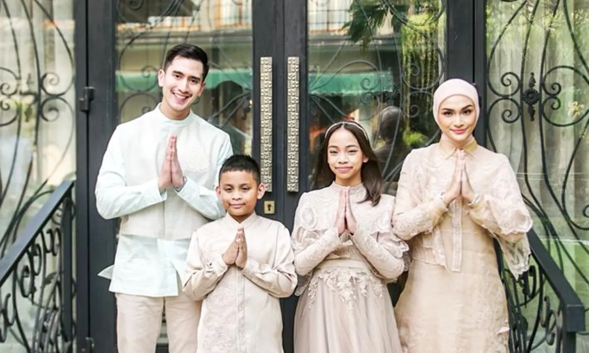 Verrell Bramasta Rayakan Hari Raya bersama Putri Zulkifli Hasan