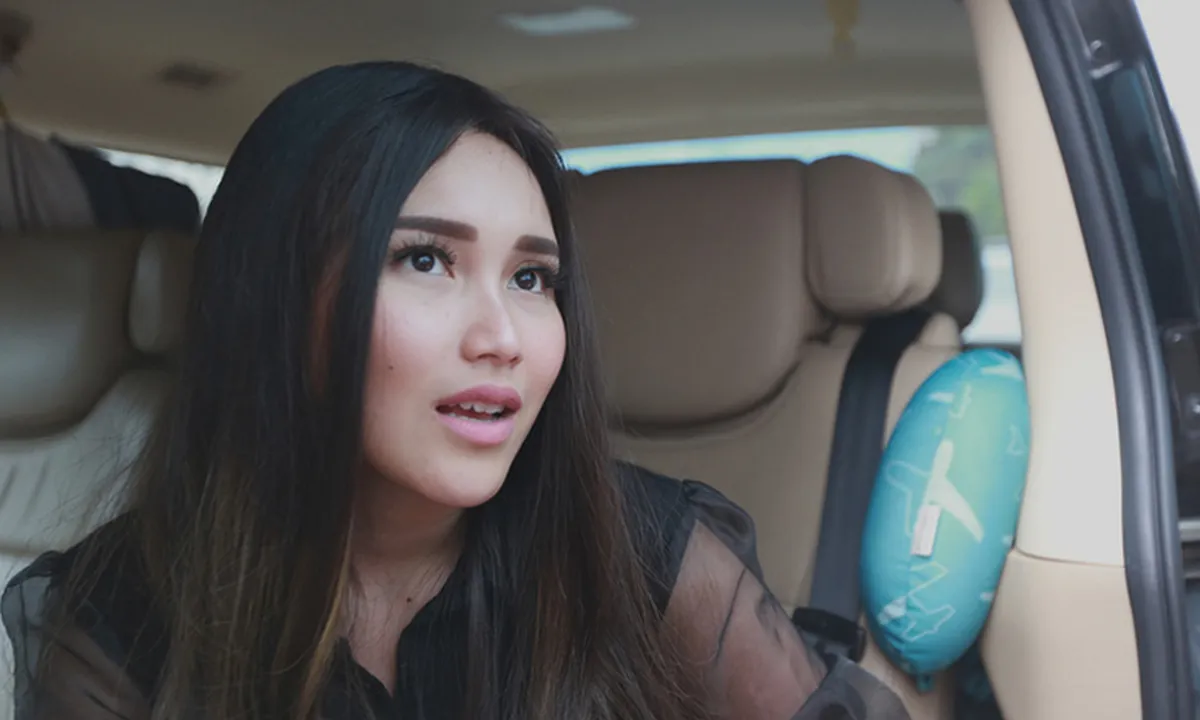 Video Berbikini Tersebar, Ayu Ting Ting: Masa Renang Pakai Jubah