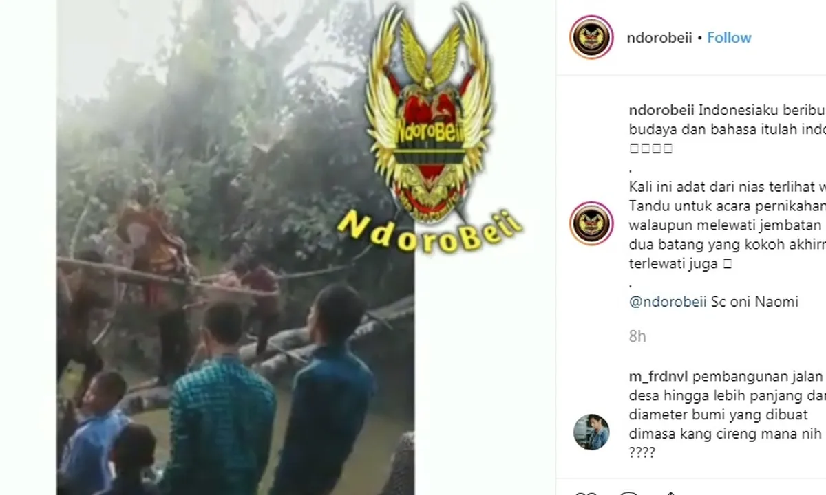 Video Pengantin Ditandu Lewat Jembatan Kayu Ini Bikin Deg-degan!