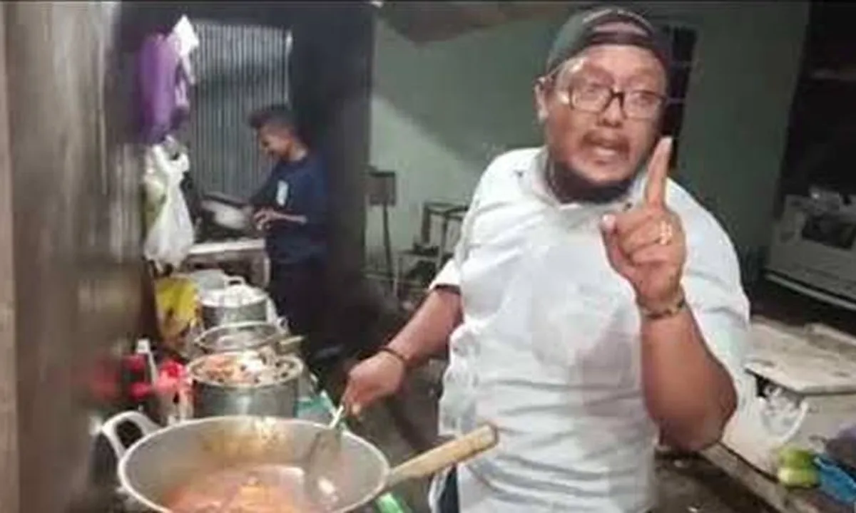 Viral Koki di Purwodadi Masak Sambil Marah-Marah, Sampai Lempar Panci!
