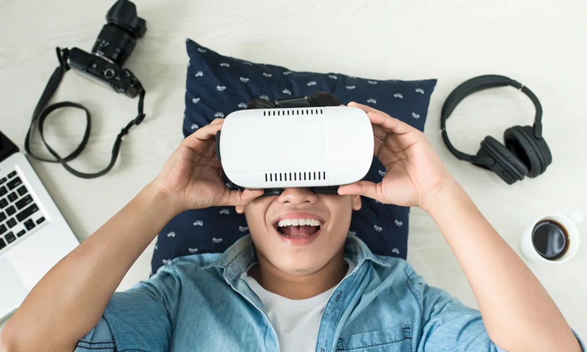 Virtual Traveling, Nonton ala Bioskop, atau Bikin Agenda #DiRumahAja Versi Kamu Sendiri