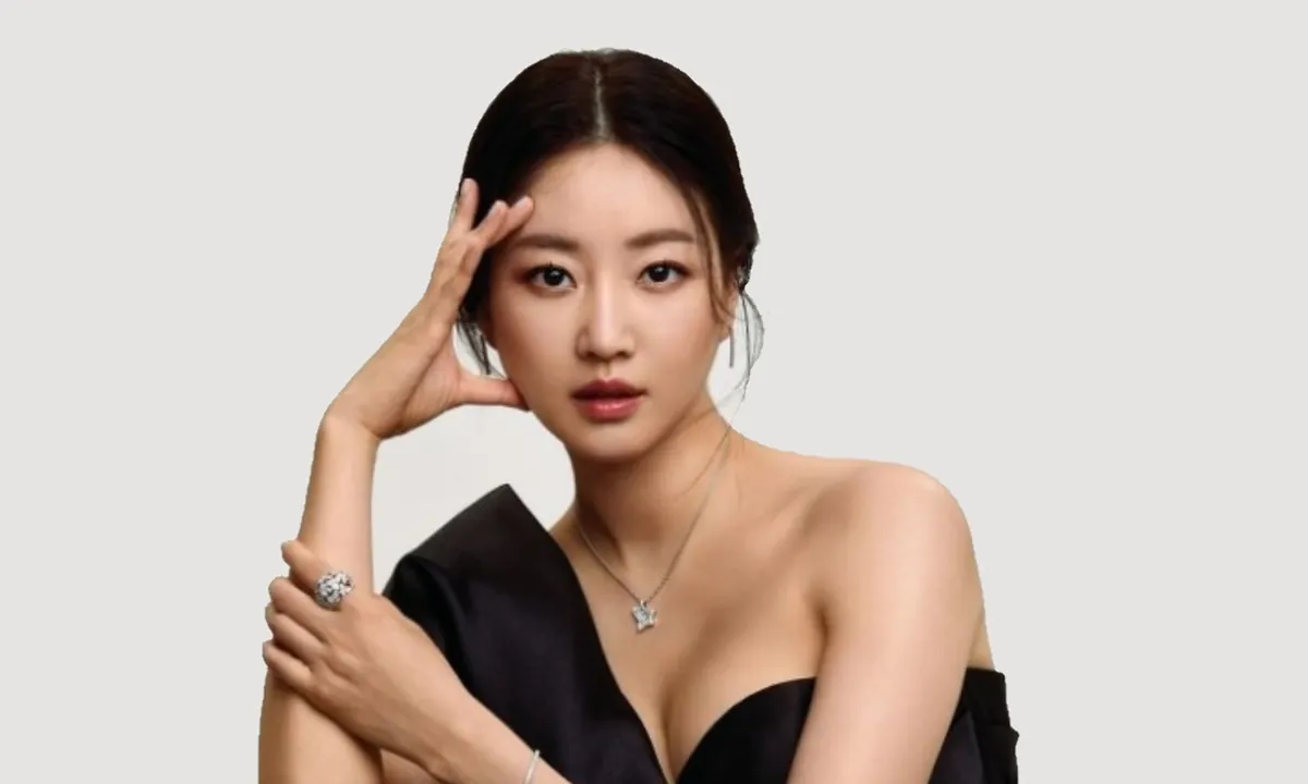 Visual Awet Muda Kim Sarang di Usia 47 Tahun Jadi Sorotan Netizen!