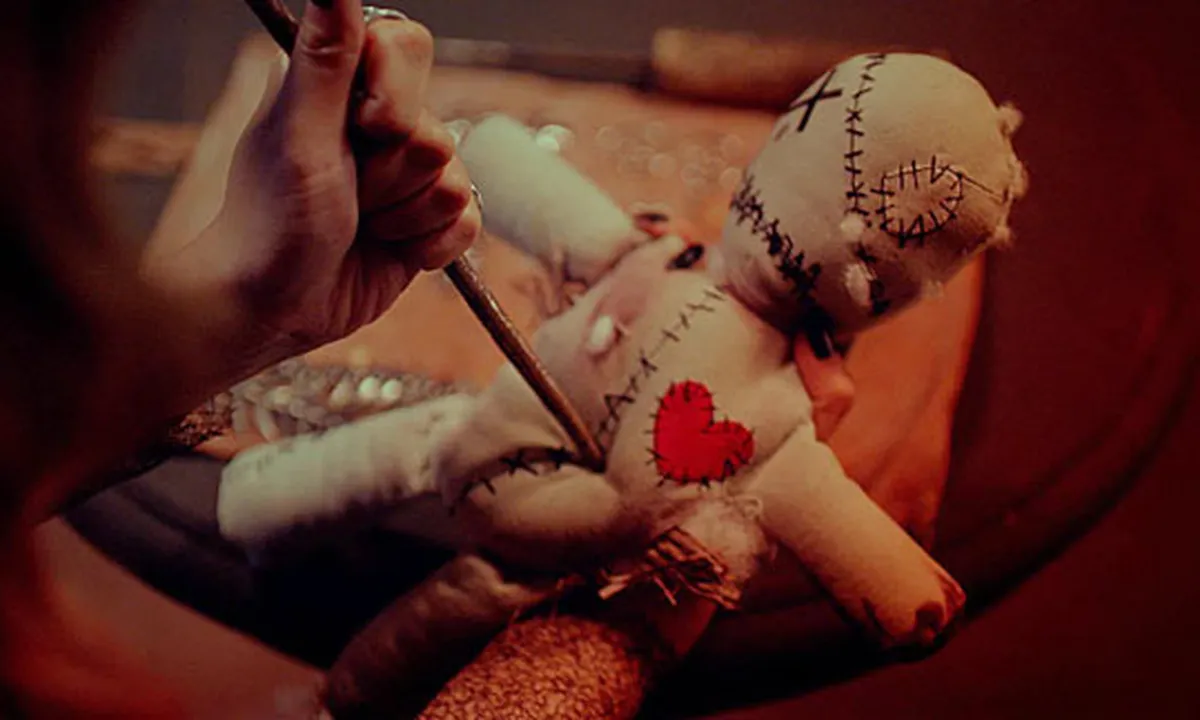 Voodoo, 8 Music Video K-Pop Yang Membuat Harimu Kelam!