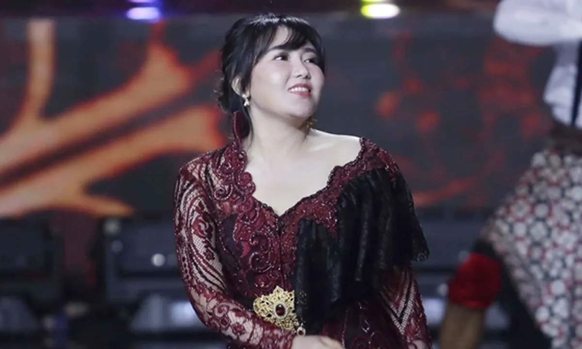 Wabah Corona Melanda, Via Vallen Bagikan Sembako Buat Warga Sidoarjo