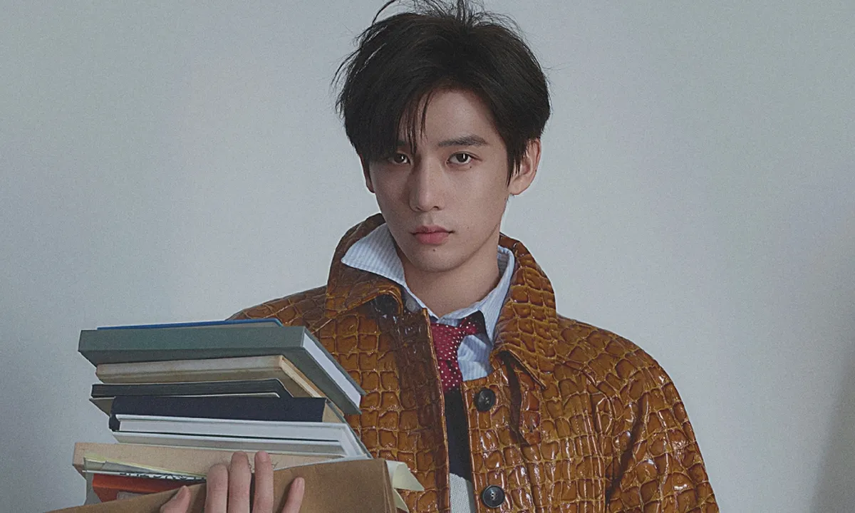 Wang Anyu Debut di Cover Another Man, Tampil Cool dan Artistik Dibalut CELINE