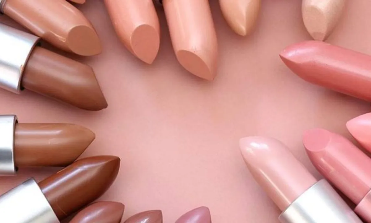 Warna Lipstik Favorit dan Kepribadian Penggunanya