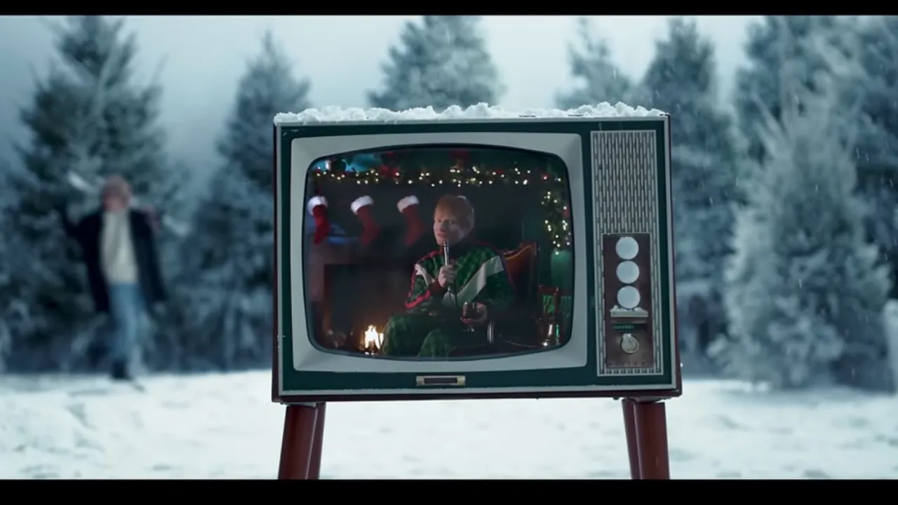 Lirik Merry Christmas (ft. Elton John)