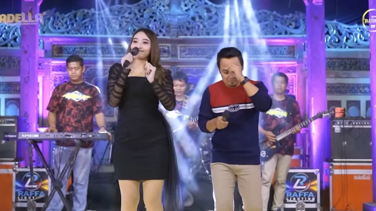 Lirik 1 atau 2 (feat. Fendik Adella)