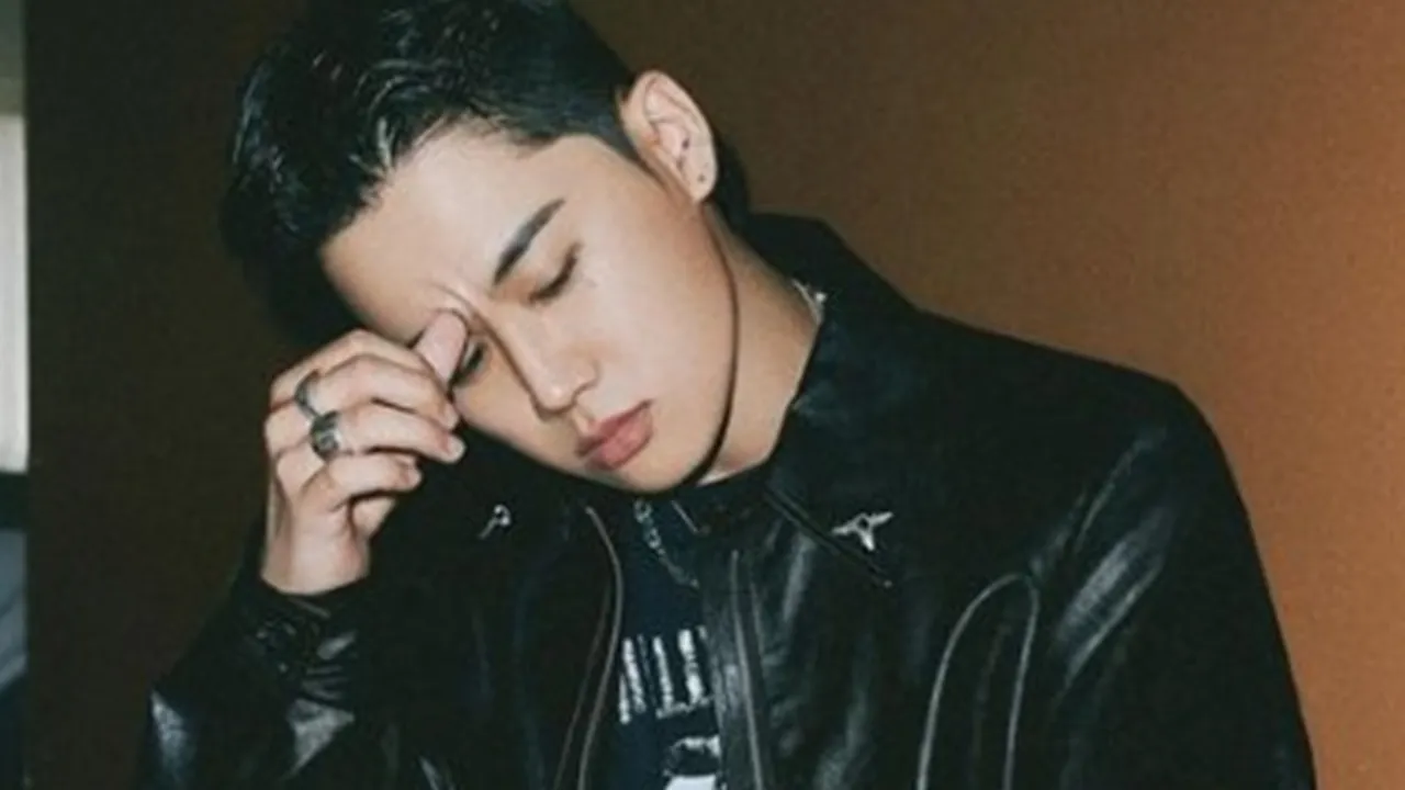 Lirik Alone feat. LeeHi