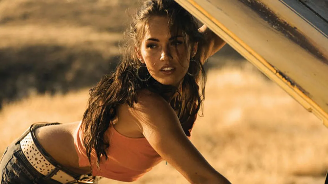 Cari Tahu Selebritis Hollywood Dengan Lidah Paling Seksi!
