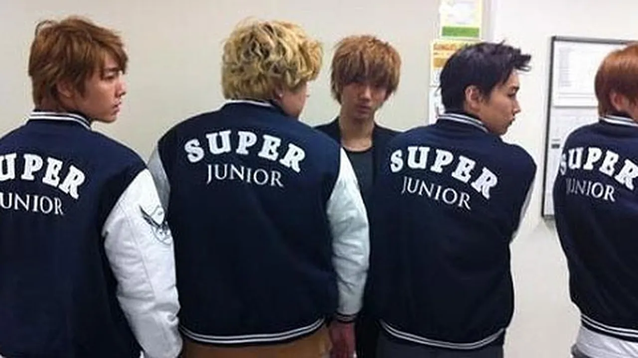 10 Artis Korea Dengan Baju Casual Favorit, Jaket Baseball!