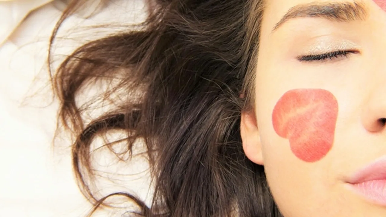 10 Cara Mencerahkan Bibir Secara Alami dan Praktis, Bahan Mudah Didapat
