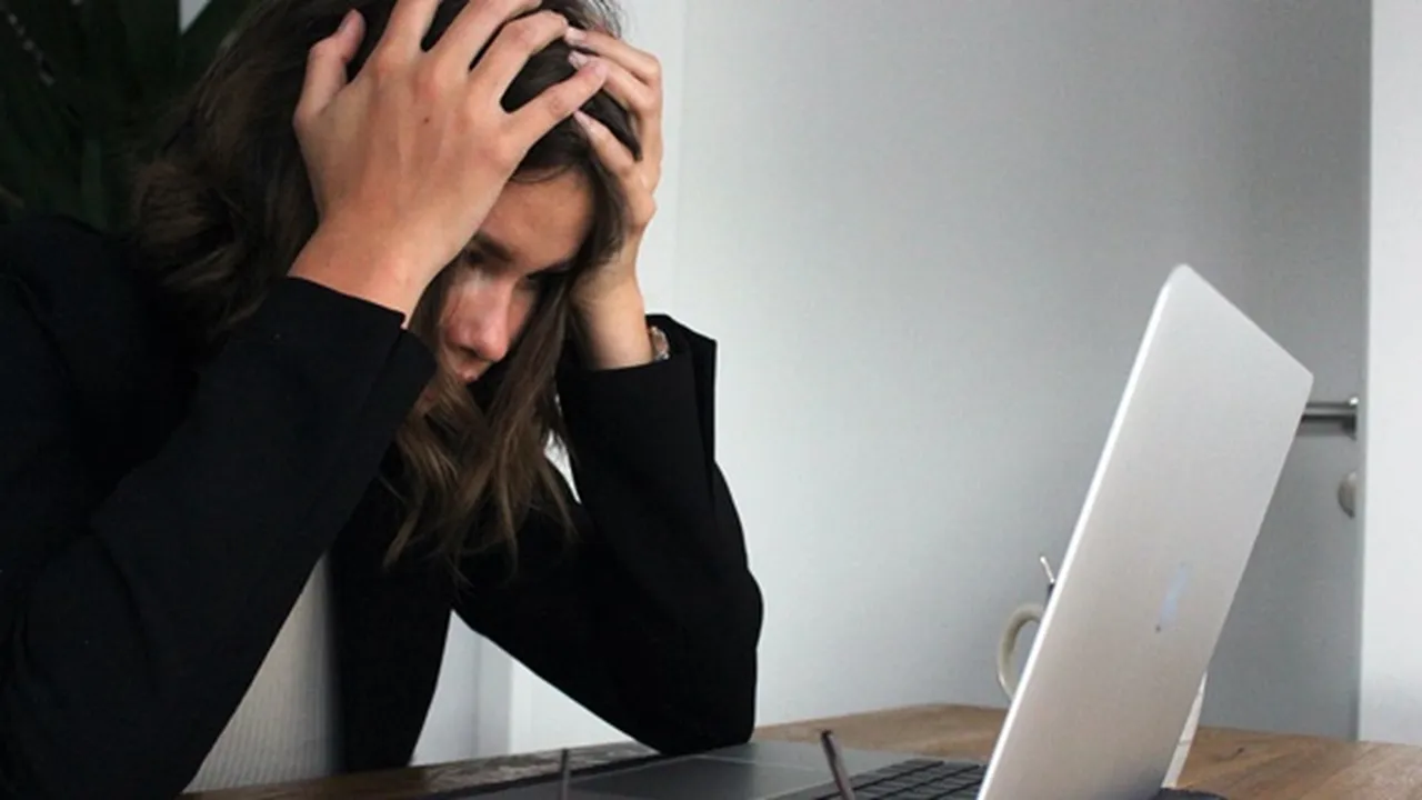 10 Cara Mengatasi Laptop Macet atau Ngehang dengan Simple dan Ampuh