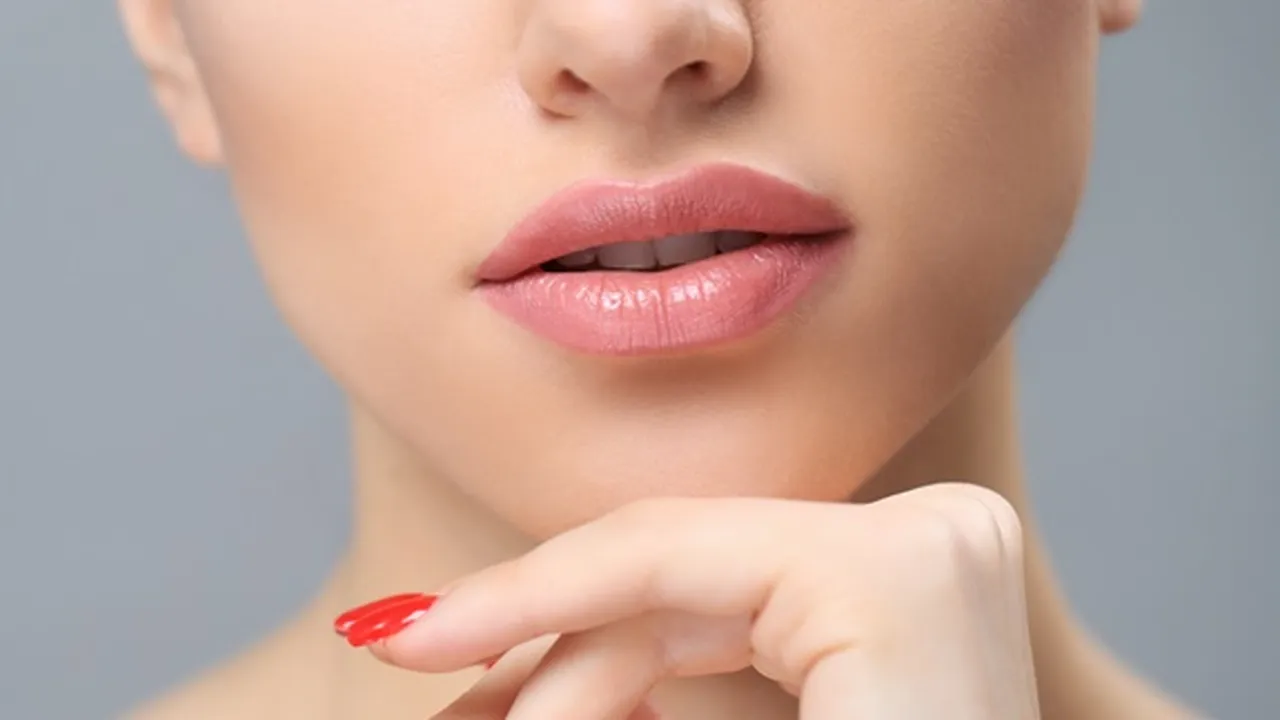 10 Cara Menipiskan Bibir Tebal Secara Alami, Aman dan Cepat