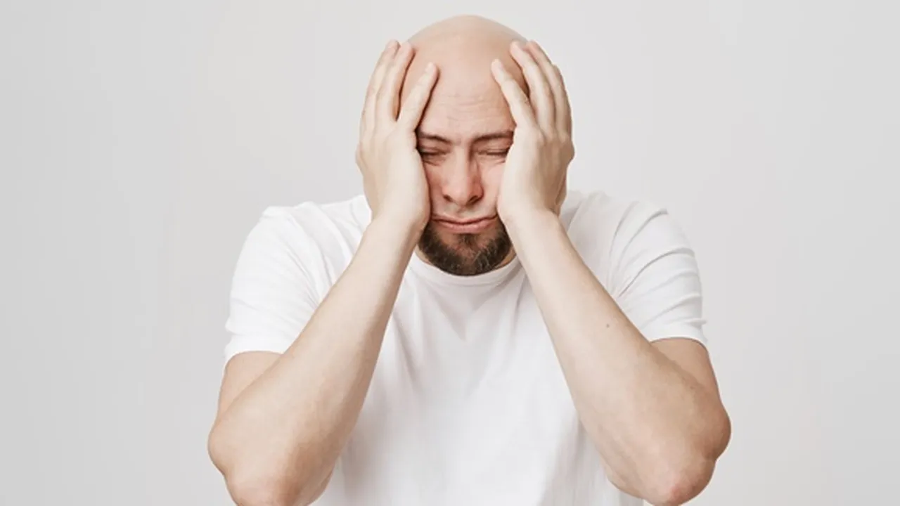10 Cara Menumbuhkan Rambut Botak Secara Alami, Salah Satunya dengan Bawang Merah