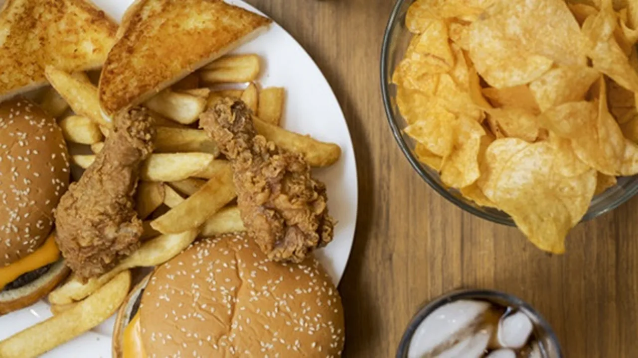 10 Penyebab Kolesterol Tinggi, Bisa Berasal dari Makanan dan Pahami Juga Cara Mencegahnya